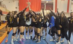 Voleybol U18 Kızlar Ligi’nde Şampiyon DAÜ