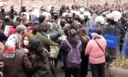 İstanbul Üniversitesi'nde İmamoğlu Protestosu: Öğrenciler Barikatı Aştı