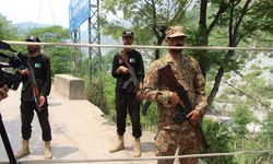 Pakistan hükümeti Hindistan'ın saldırıları sonrası orduya "karşılık verme" yetkisi verdi