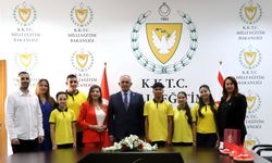 Çavuşoğlu, Haydarpaşa Ticaret Lisesi heyetini kabul etti