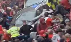 Liverpool'un şampiyonluk kutlamasına araç kalabalığa daldı: 47 kişi yaralandı