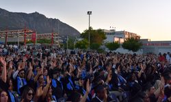 GAÜ mezunları diplomalarını aldı
