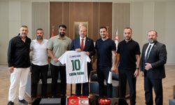 Cumhurbaşkanı Tatar, Gençlik Gücü Spor Kulübü yönetimini kabul etti