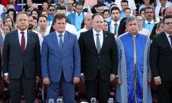 Öztürkler, LAÜ mezuniyet törenine katıldı