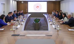 Bakan Oğuz, TC Çevre, Şehircilik ve İklim Değişikliği Bakanı Kurum ile görüştü