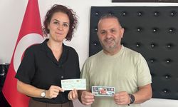 5 Milyon TL'lik büyük ikramiye talihlisine teslim edildi