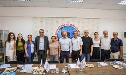 Erhürman, KTEZO’da bir grup esnafla bir araya geldi