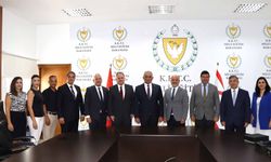 Çavuşoğlu, öğretmenlere yönelik eğitimlere destek veren üniversitelerin rektörleriyle bir araya geldi