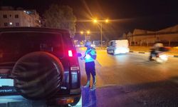 Trafik denetimlerinde 57 araç trafikten men edildi, 2 araç sürücüsü tutuklandı, 330 kişi rapor edildi