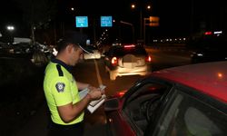Polisten Gazimağusa, Girne ve Güzelyurt’ta asayiş ve trafik denetimi...Beş kişi tutuklandı