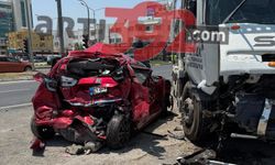 Lefkoşa’da iki kamyon ve bir salon aracın karıştığı kazada bir kişi yaralandı