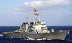 Amerika Donanması’na ait “USS Arleigh Burke” güdümlü füze destroyeri Larnaka Limanı’na demirledi