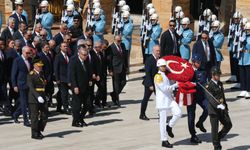 Türkiye Cumhurbaşkanı Erdoğan başkanlığındaki devlet erkanı Anıtkabir'i ziyaret etti