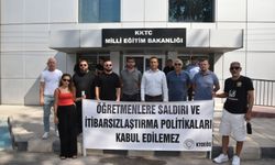 KTOEÖS hizmet içi eğitimde yaşanan olayı protesto etti, Bakanlık önüne siyah çelenk bıraktı