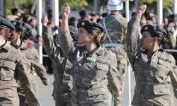 Güney Kıbrıs’ta kadınların gönüllü askerlik yapabilmesi için hazırlanan yasa önerisi Bakanlar Kurulu’ndan geçti