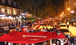 DAÜ’de 29 Ekim Cumhuriyet Bayramı, gençlik yürüyüşü ile kutlandı