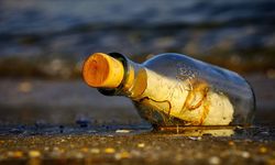 Birinci Dünya Savaşı'na katılan iki askerin cam şişede denize bıraktığı mektuplar Avustralya kıyısında bulundu