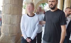 Ercan Havalimanı’nda uyuşturucu maddeyle yakalanan zanlı mahkemeye çıkarıldı