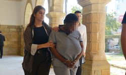 Uyuşturucu tasarrufu ve izinsiz ikamet suçlarından tutuklanan zanlı mahkemeye çıkarıldı