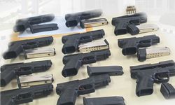 Polisten “Siper Operasyonu”… 11 adet tabanca, şarjör ve canlı mermi ele geçirildi, iki kişi tutuklandı