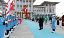 Türkiye Cumhuriyeti Cumhurbaşkanı Erdoğan, Cumhurbaşkanı Erhürman’ı resmi törenle karşıladı