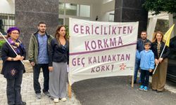 Bağımsızlık Yolu, Baraka ve Kadın Eğitimi Kolektifi’nden Girne Kaymakamlığı önünde ortak açıklama