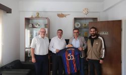 Başkan Çello’dan, Çelebi’ye 50. Yıla Özel Forma