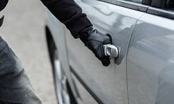 Park halindeki araçtan 570 bin TL parayı çalan zanlılar tutuklandı
