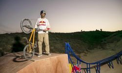 Kıbrıslı Türk BMX sporcusu Bora Altıntaş, "Grind to Double Backflip" ile bir ilke imza attı