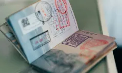 Resmi evrak sahteleyip, sahtekarlıkla kayıt temin eden ikiz kardeşler tutuklandı