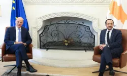 Yunanistan Savunma Bakanı Dendias Güney Kıbrıs’ta temaslarda bulundu