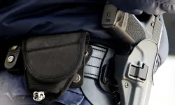 Güney Kıbrıs’ta karakolda bir polis kurşunla yaralandı