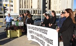 KTOEÖS, Başbakanlık ışıklarında eylem yaptı