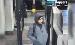 New York metrosunda bir kişi uyurken ateşe verildi: Şüpheli aranıyor