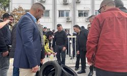 Kamuda örgütlü beş sendika, Maliye Bakanlığı önünde eylem yaptı