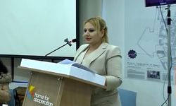 KTÖS İnsan Hakları ve Eşitlik Sekreteri Erhalaç, Dayanışma Evi’ndeki konferansta konuşma yaptı