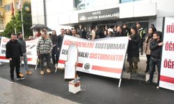 KTOEÖS, Milli Eğitim Bakanlığı önünde öğretmenlere yönelik soruşturmaları protesto etti