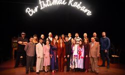 “Bir İhtimal Kabare” oyunu perdelerini açtı