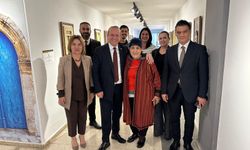 Kıbrıs Kapıları tabloları, kalıcı olarak BRTK’da sergileniyor