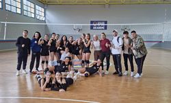 Esin Leman Lisesi çeyrek finalde