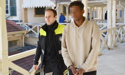 Üniversitede Bulunan Kredi Kartıyla Alışveriş Yapan Öğrenci Teminata Bağlandı