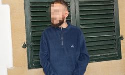 Dur İhtarına Uymadı, Polis Araçlarına Çarptı