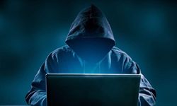 Güney Kıbrıs’ta internet dolandırıcılığına iki tutuklama