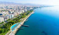 Larnaka ve Limasol sahil şeridinin büyük bölümü yabancıların eline geçti