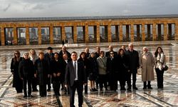 Kıbrıs Türk Kültür Derneği’nde görev dağılımı yapıldı… Ünsaldı başkanlığındaki heyet Anıtkabir’i ziyaret etti