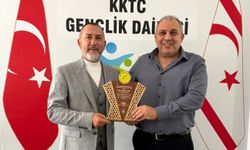 Halkdansları Federasyonu Başkanı Kadirağa Gençlik Dairesi Müdürü Ozanoğlu’nu ziyaret etti