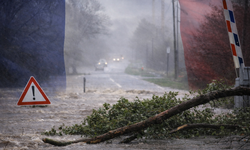 Fransa'da Nils Fırtınası nedeniyle 900 bin hane elektriksiz kaldı