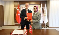 Hasipoğlu, Dijital Dünyada Çocuk Hakları Sözleşmesi'ni imzaladı