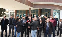 Sendikalar, Ektam işçileri için dayanışma hesabı açılmasına izin verilmediği gerekçesiyle Bakanlık önünde eylem yaptı