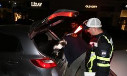 Dünkü trafik denetimlerinde 467 sürücü yazıldı, 53 araç trafikten men edildi, 1 sürücü de tutuklandı